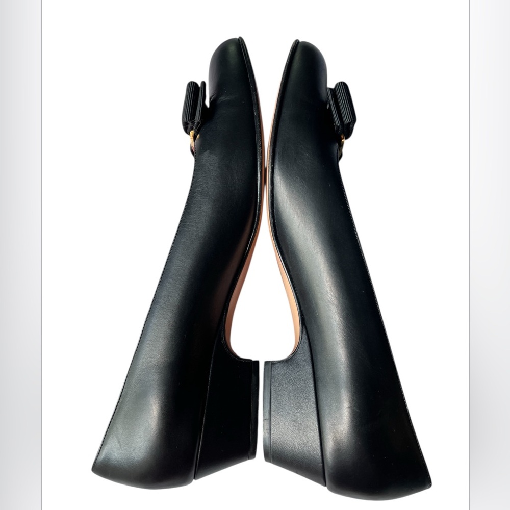 Salvatore Ferragamo Vara Black Leather Bow Pumps Slip On Heels Women’s Size 7.5 - Picture 12 of 16